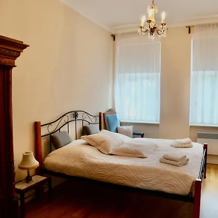 Belle Epoque Apartment Karlovy Vary Daire *