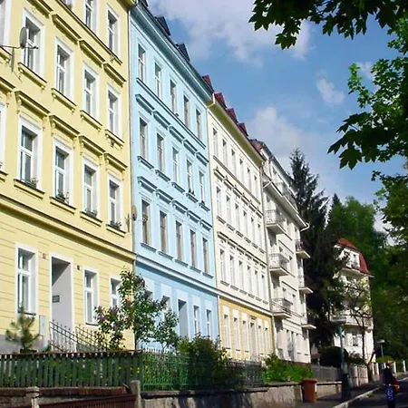 Delux - škroupova Karlovy Vary